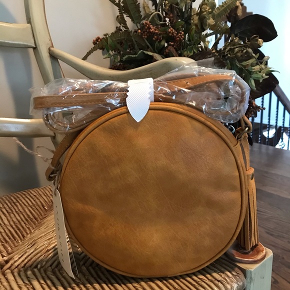 Antik Kraft Handbags - 💥💥Circle Crossbody Bag💥💥